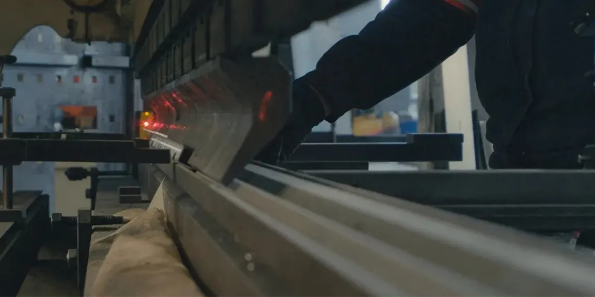 Wie man Aluminium-Verbundplatten zuschneidet